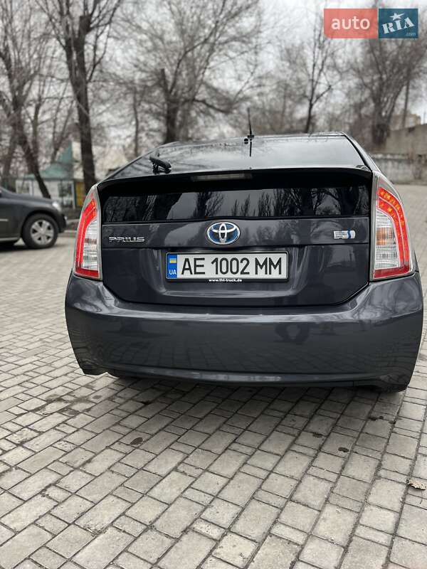Хетчбек Toyota Prius 2014 в Дніпрі
