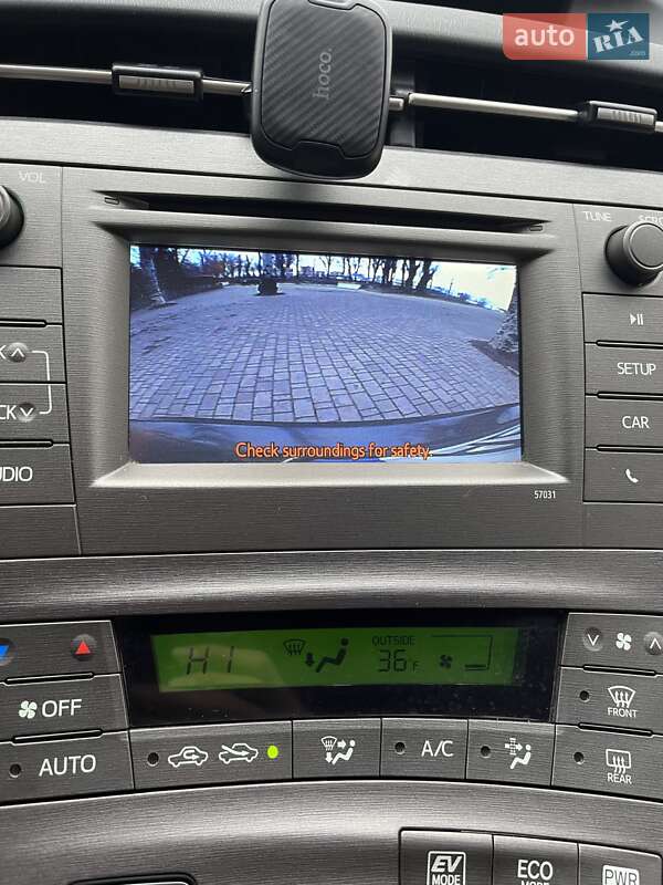 Хетчбек Toyota Prius 2014 в Дніпрі