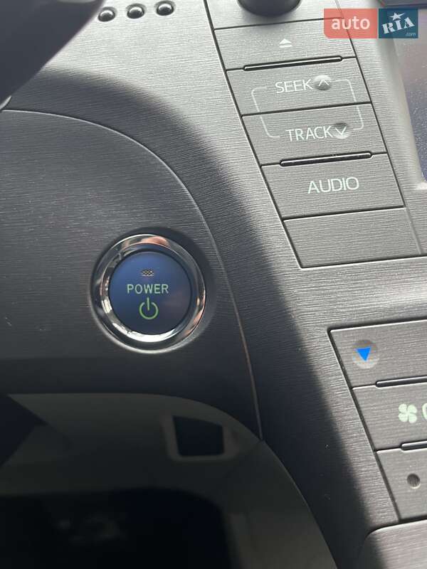 Хетчбек Toyota Prius 2014 в Дніпрі