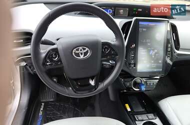 Хетчбек Toyota Prius 2019 в 