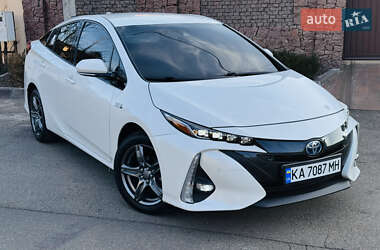 Хэтчбек Toyota Prius 2017 в Киеве