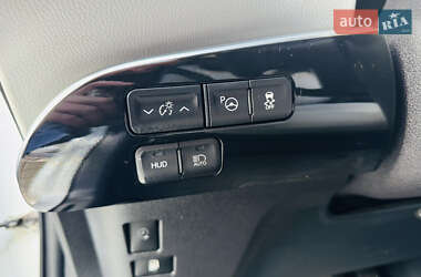 Хэтчбек Toyota Prius 2017 в Киеве
