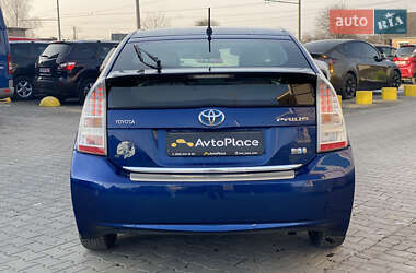 Хэтчбек Toyota Prius 2010 в 