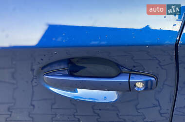 Хэтчбек Toyota Prius 2010 в 