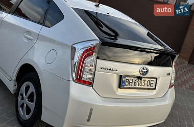 Хэтчбек Toyota Prius 2012 в 