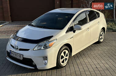 Хэтчбек Toyota Prius 2012 в 
