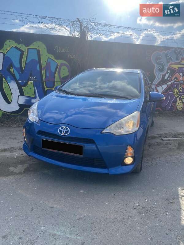 Хэтчбек Toyota Prius 2012 в Луцке