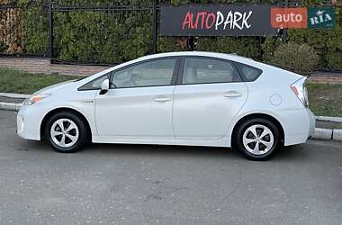 Хэтчбек Toyota Prius 2013 в 