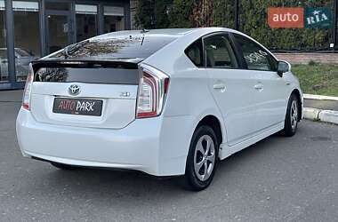Хэтчбек Toyota Prius 2013 в 