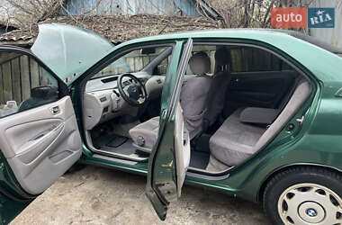 Седан Toyota Prius 2001 в 