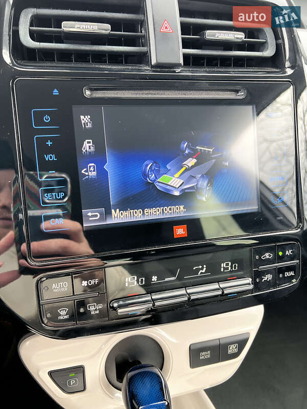Хэтчбек Toyota Prius 2015 в Киеве