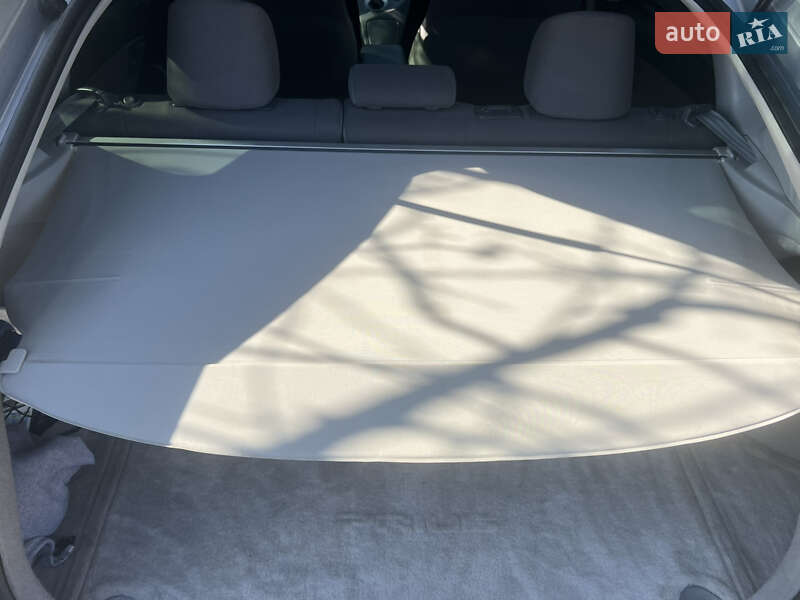 Хетчбек Toyota Prius 2014 в Дніпрі