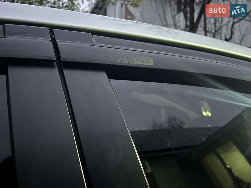 Хетчбек Toyota Prius 2014 в Дніпрі