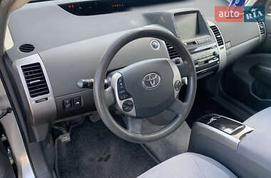 Хэтчбек Toyota Prius 2005 в 
