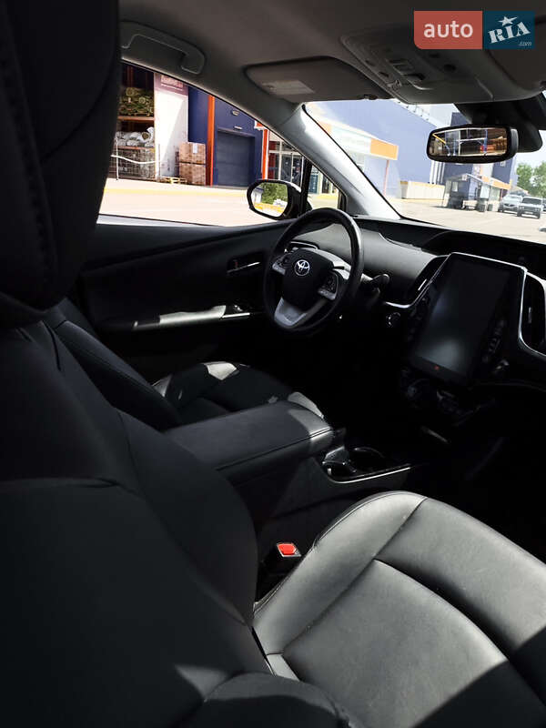 Хетчбек Toyota Prius 2017 в Кам'янському