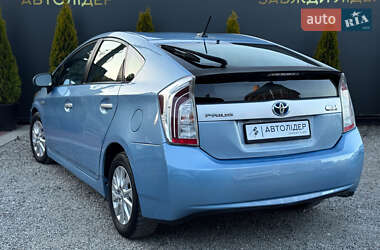 Хетчбек Toyota Prius 2012 в 