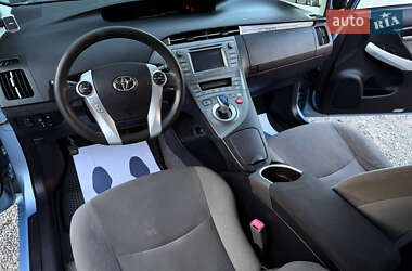 Хетчбек Toyota Prius 2012 в 
