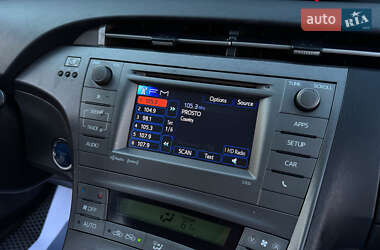 Хетчбек Toyota Prius 2012 в 
