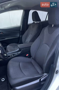 Хетчбек Toyota Prius 2017 в 