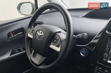 Хетчбек Toyota Prius 2017 в 
