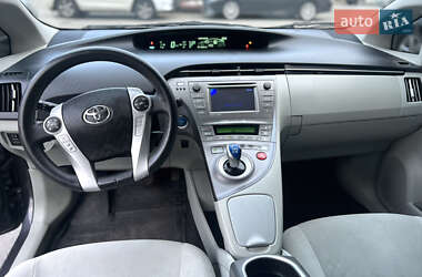 Хетчбек Toyota Prius 2012 в 