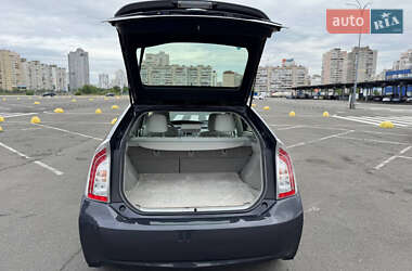Хетчбек Toyota Prius 2012 в 