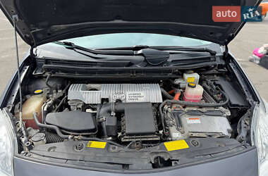 Хетчбек Toyota Prius 2012 в 