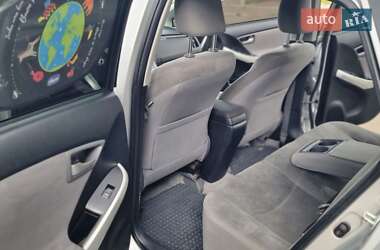 Хэтчбек Toyota Prius 2012 в 