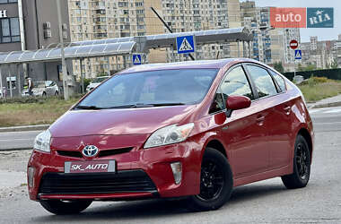 Хэтчбек Toyota Prius 2013 в 