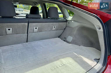 Хэтчбек Toyota Prius 2013 в 