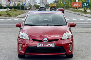Хэтчбек Toyota Prius 2013 в 