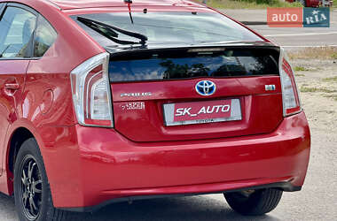 Хэтчбек Toyota Prius 2013 в 