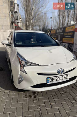 Хэтчбек Toyota Prius 2016 в Николаеве
