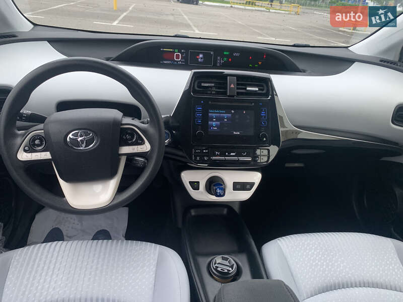 Хэтчбек Toyota Prius 2018 в Броварах