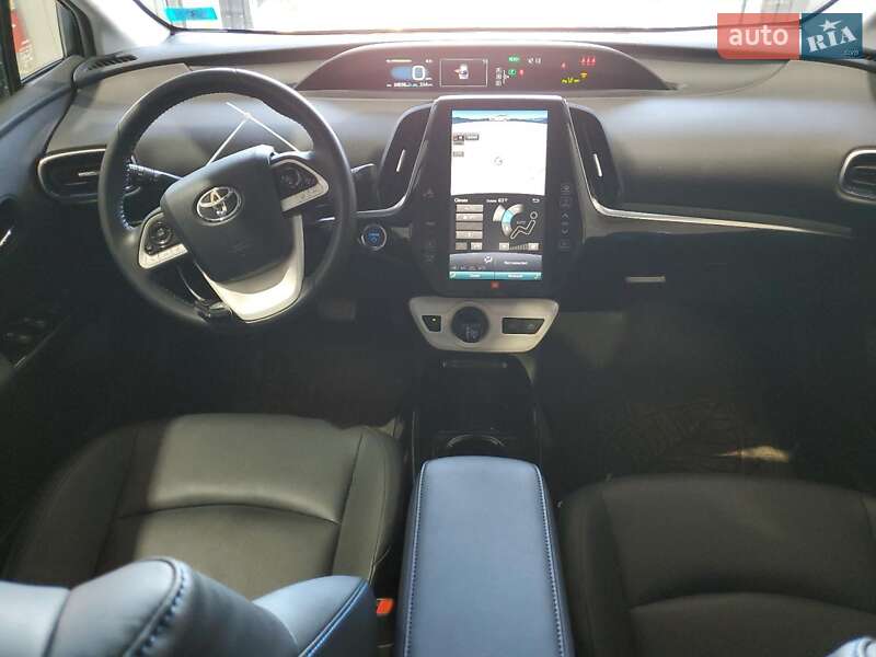 Хэтчбек Toyota Prius 2018 в Львове
