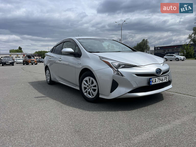 Хетчбек Toyota Prius 2016 в Києві
