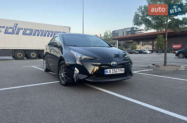 Хэтчбек Toyota Prius 2016 в Киеве