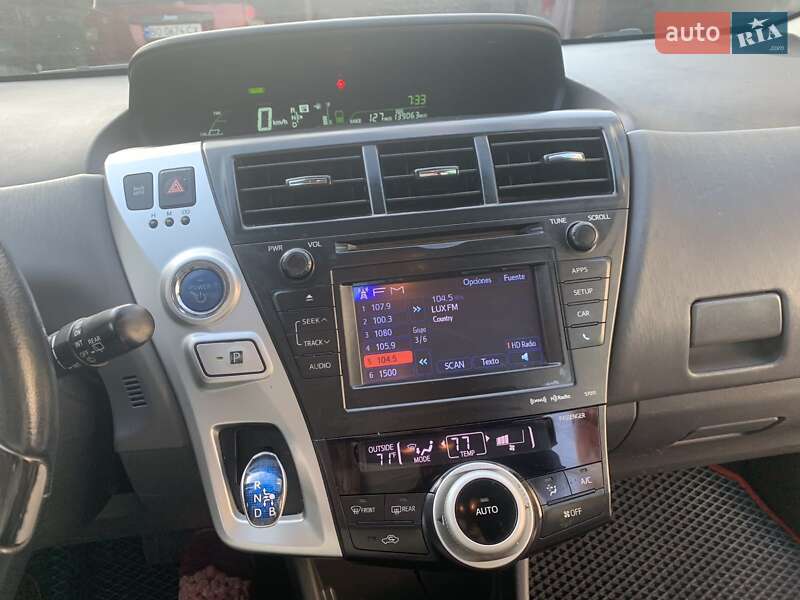 Универсал Toyota Prius 2014 в Тернополе