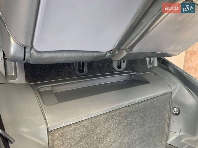 Универсал Toyota Prius 2014 в Тернополе