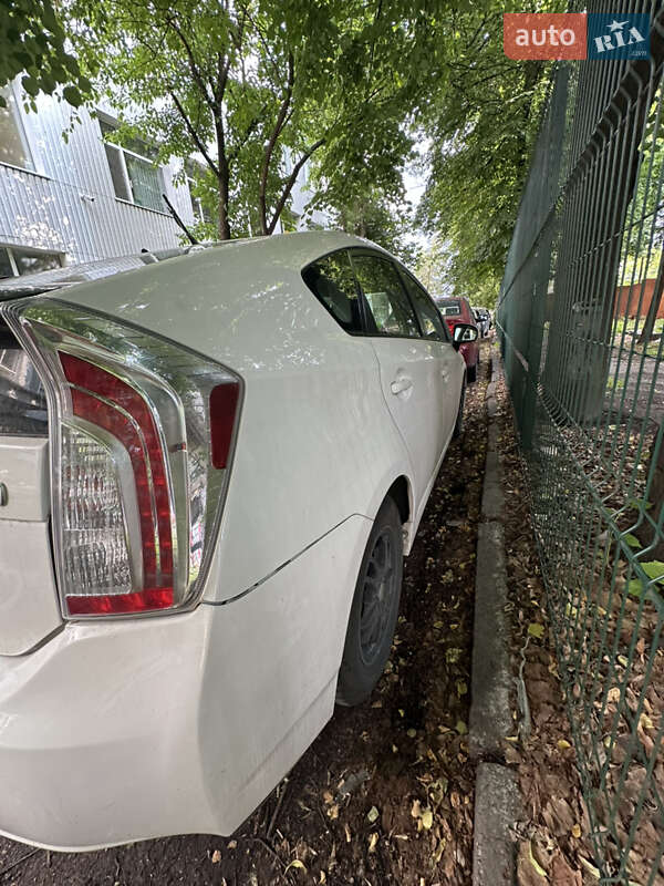Хэтчбек Toyota Prius 2013 в Киеве