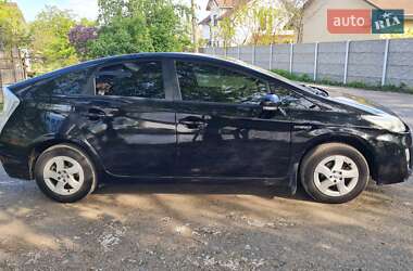 Хэтчбек Toyota Prius 2010 в 