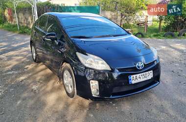 Хэтчбек Toyota Prius 2010 в 