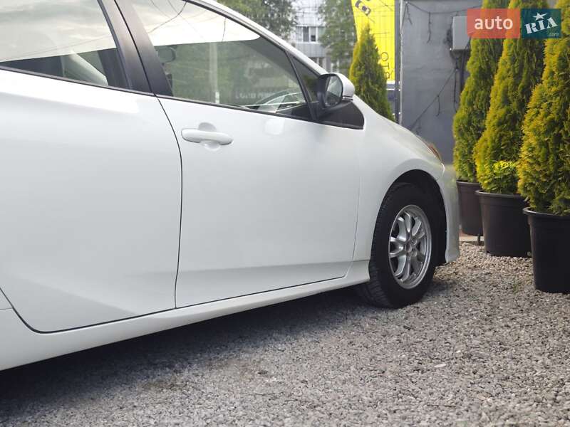 Хэтчбек Toyota Prius 2016 в Одессе