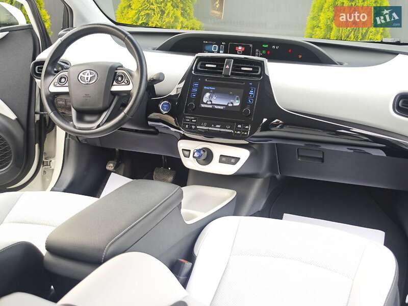 Хэтчбек Toyota Prius 2016 в Одессе