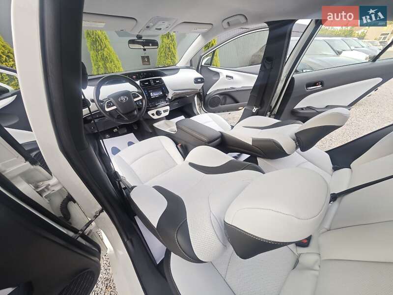 Хэтчбек Toyota Prius 2016 в Одессе