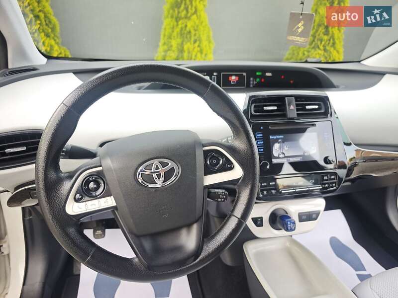 Хэтчбек Toyota Prius 2016 в Одессе