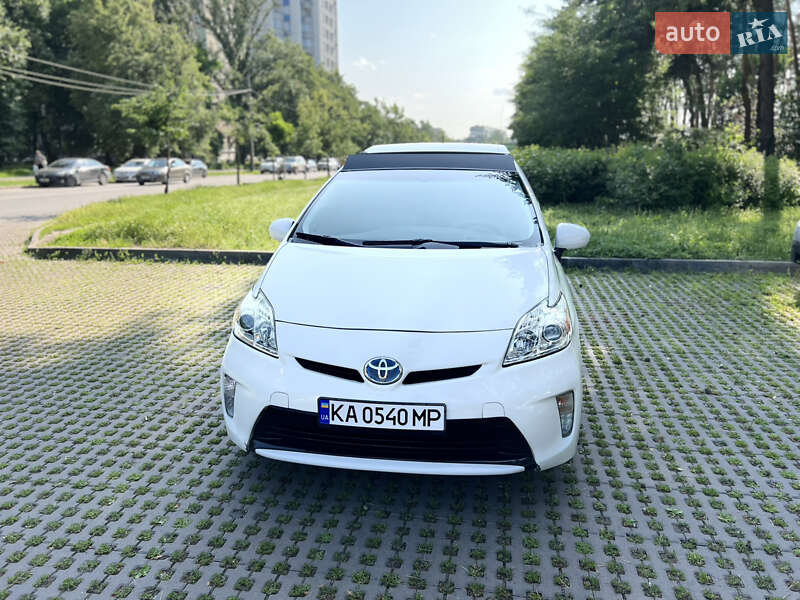 Хэтчбек Toyota Prius 2014 в Киеве