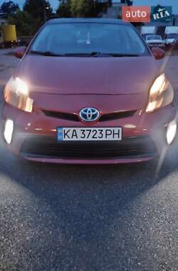 Хэтчбек Toyota Prius 2014 в 