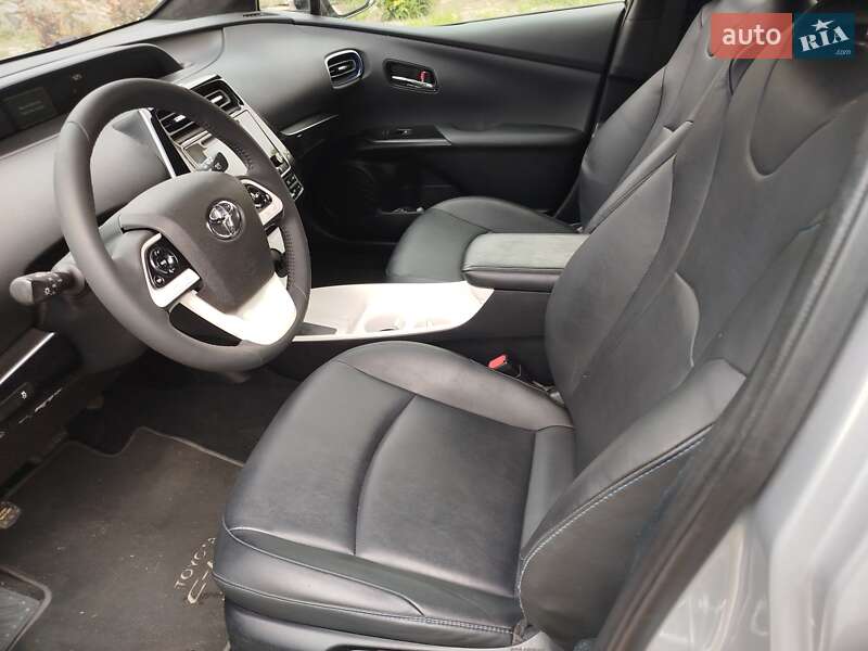 Хетчбек Toyota Prius 2016 в Фастові