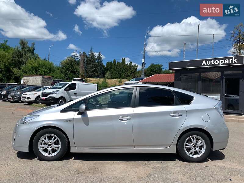 Хэтчбек Toyota Prius 2010 в Виннице